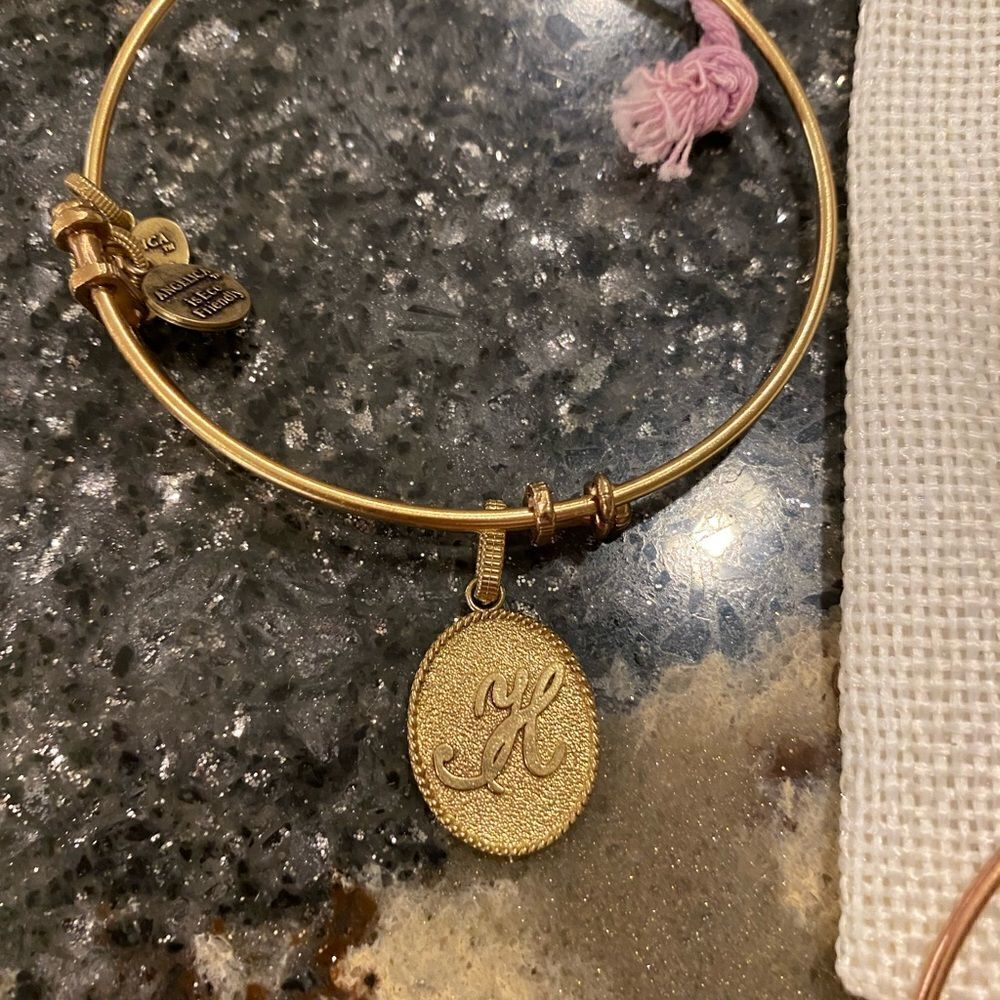 (Never used) Angelica bracelet set - Picture 4 of 5